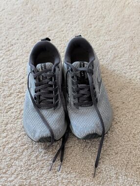 Lightweight Women's Gray Athletic Running Shoes